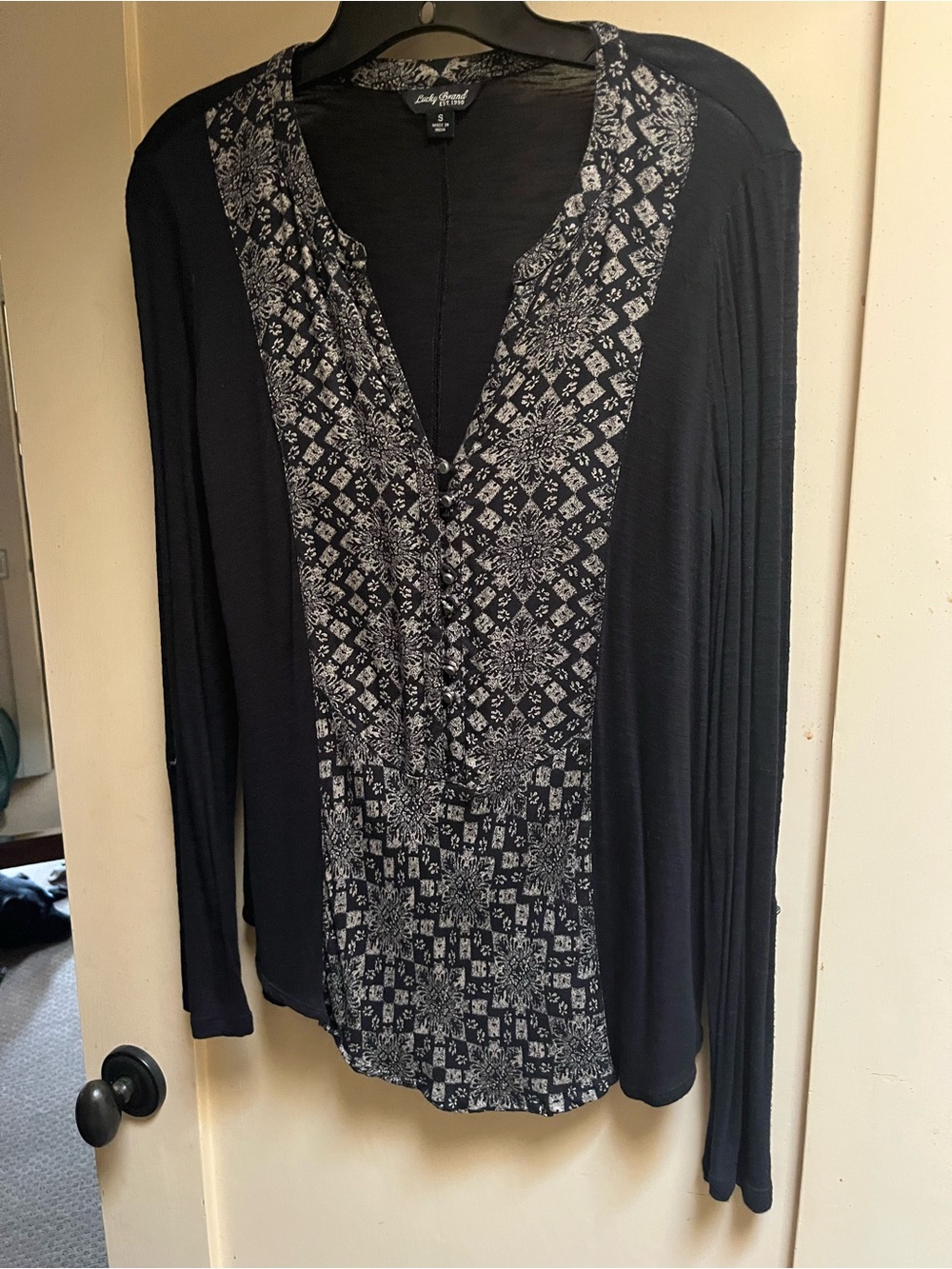 Lucky Brand Black V-Neck Long Sleeve Blouse with White Print